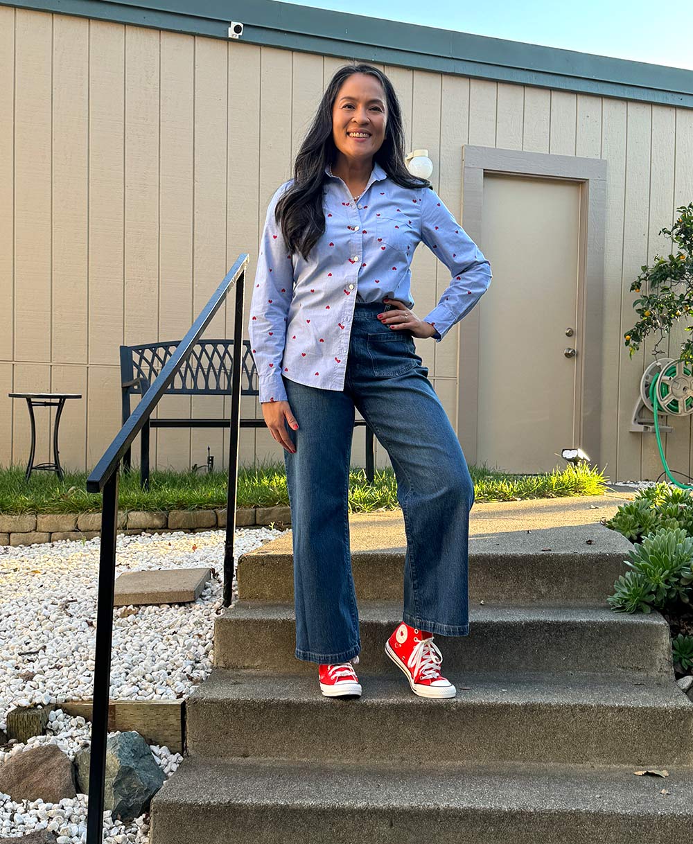 Striped Button-Down Shirt with Wide Leg Jeans and Red High-Top Striped Button-Down Shirt with Wide Leg Jeans and Red High-Top — Trendy Converse Outfits