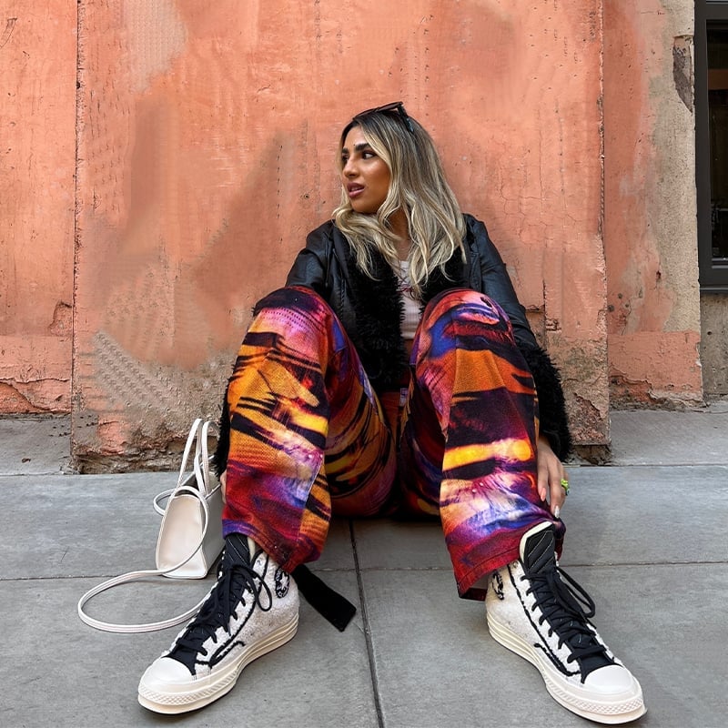 Faux Fur Jacket with Patterned Trousers and High-Top Converse Faux Fur Jacket with Patterned Trousers and High-Top Converse — Trendy Converse Outfits