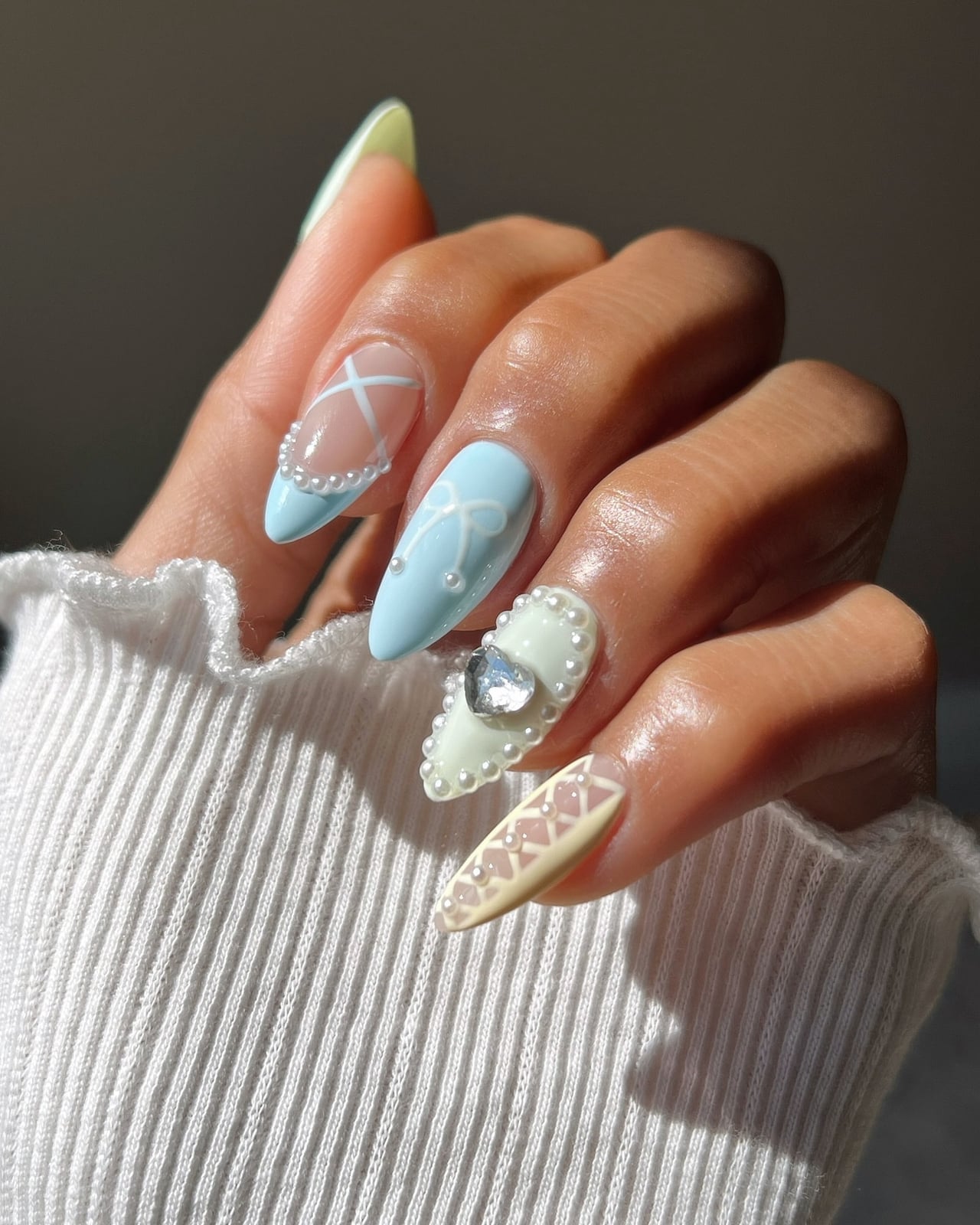 Medium Almond Pastel Mix With Bows and Hearts — Trendy Coquette Nails