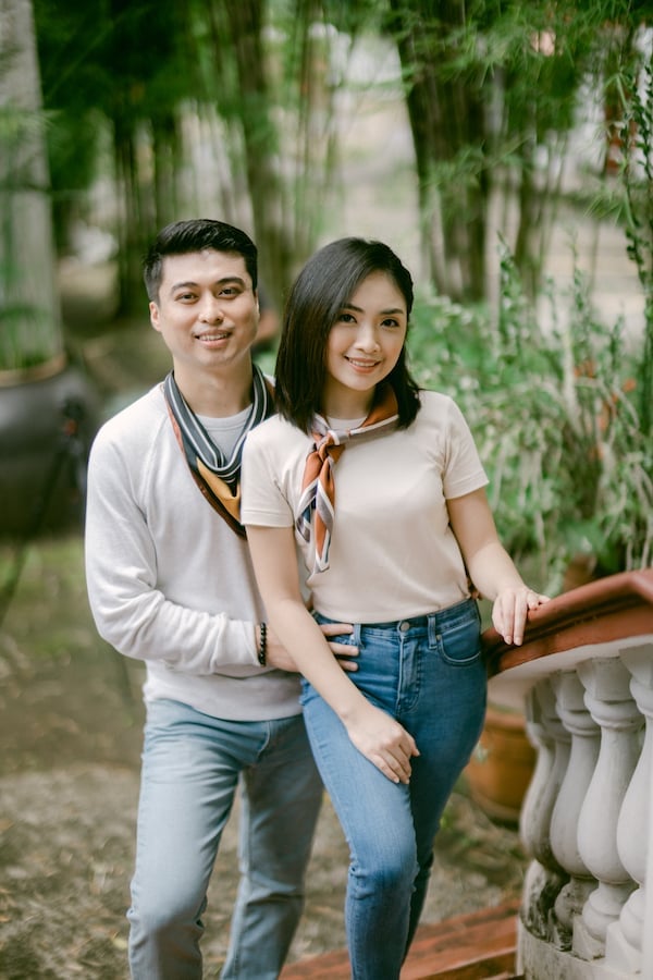 Casual Outing with Matching Patterned Scarves Casual Outing with Matching Patterned Scarves — Trendy Couple Outfit