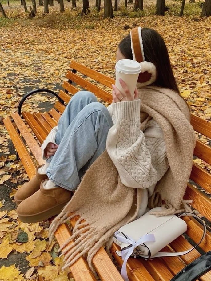 Beige Cable Knit Sweater with Fluffy Scarf Beige Cable Knit Sweater with Fluffy Scarf — Trendy Cozy Outfits