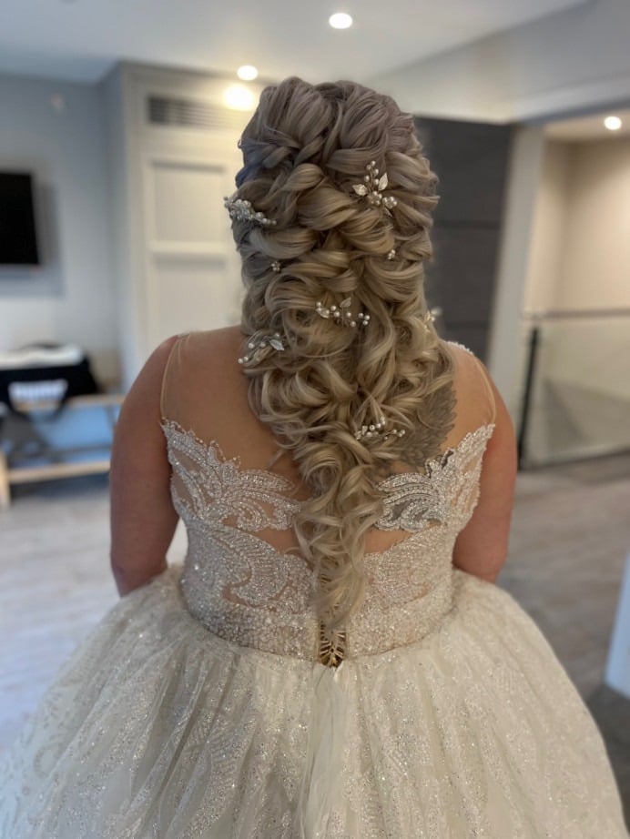 Dark Brown Curly Updo With Pearl And Crystal Pins Dark Brown Curly Updo With Pearl And Crystal Pins — Trendy Curly Hair Wedding