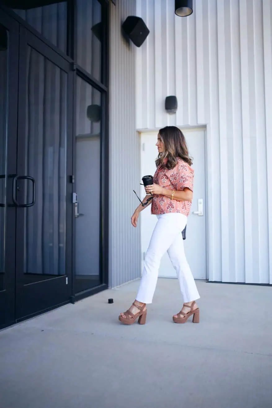 Patterned Blouse with White Kick Flare Jeans, Close-Up Take Patterned Blouse with White Kick Flare Jeans, Close-Up Take — Trendy Cute Church Outfit