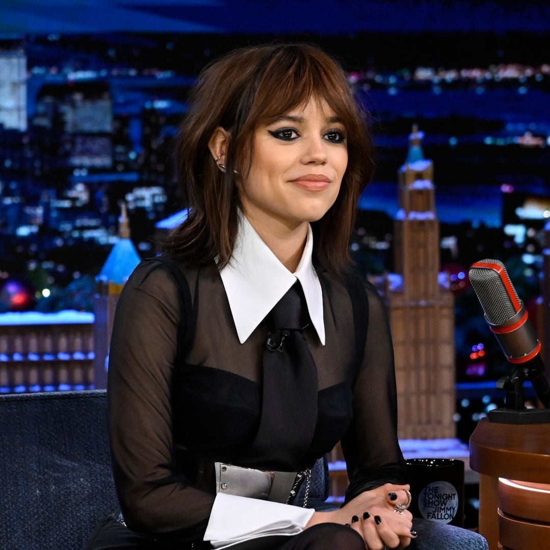 Shoulder Shag With Choppy Bangs Shoulder Shag With Choppy Bangs — Trendy Cutting Bangs