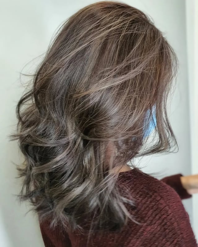 Collarbone Dark With Ash Blonde Bangs Collarbone Dark With Ash Blonde Bangs — Trendy Dark Hair Color