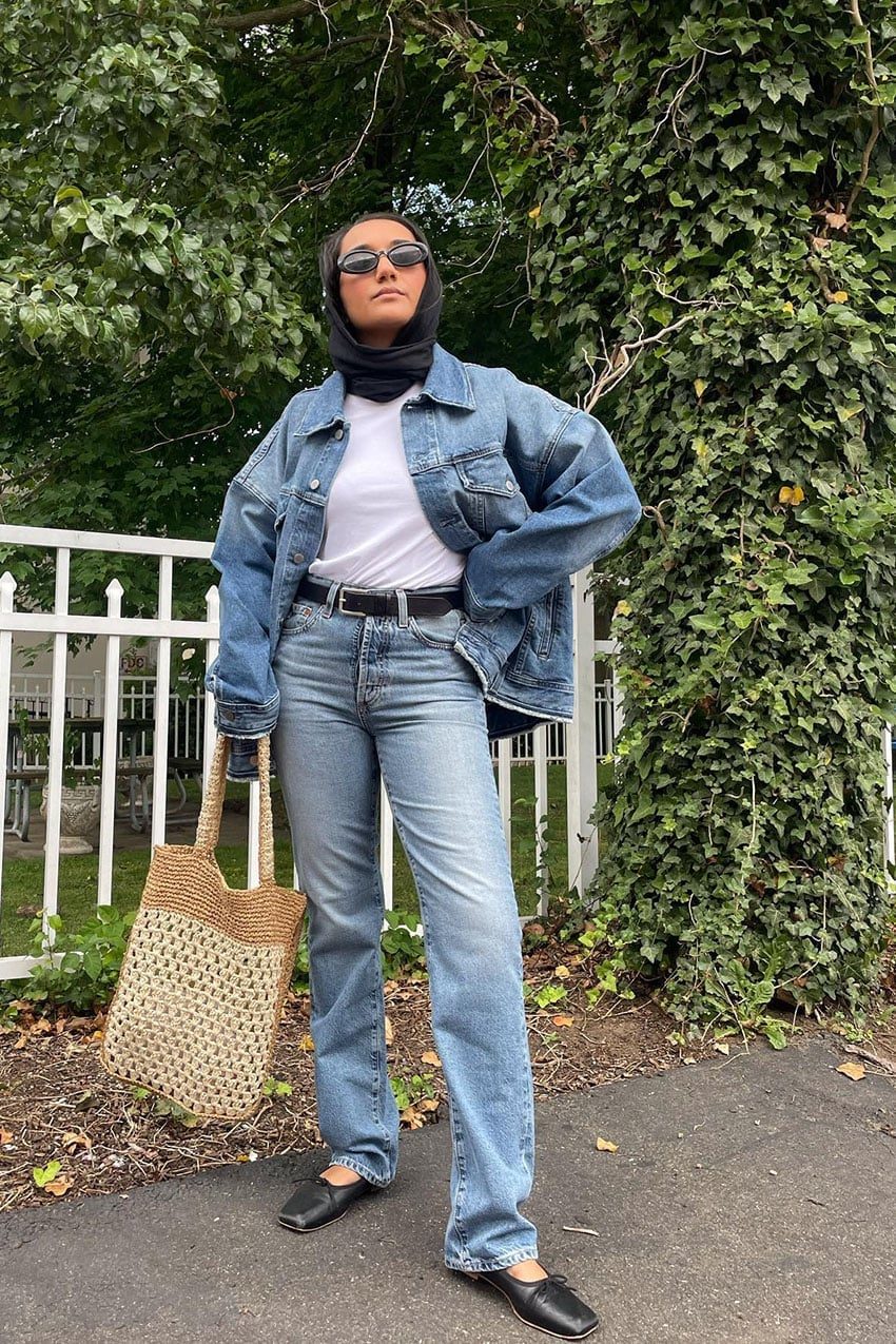 Oversized Denim Jacket With Woven Tote — Trendy Denim Jacket Outfits