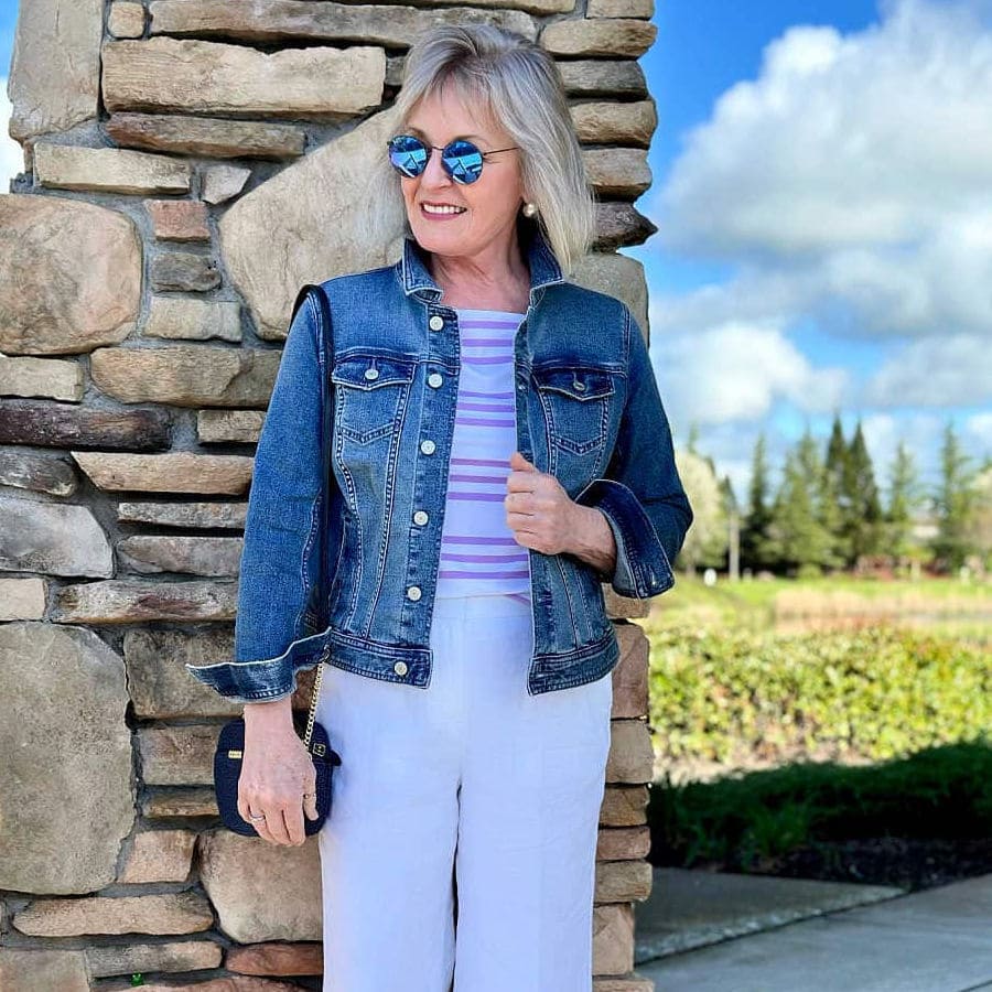 Denim Jacket With Striped Shirt and Suede Boots — Trendy Denim Jacket Outfits
