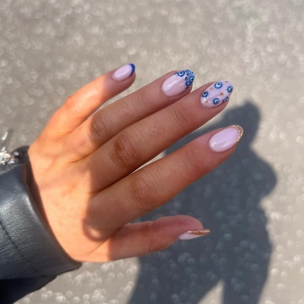 Pale Pink Evil Eye Gold Accent Nails Pale Pink Evil Eye Gold Accent Nails — Trendy Evil Eye Nails