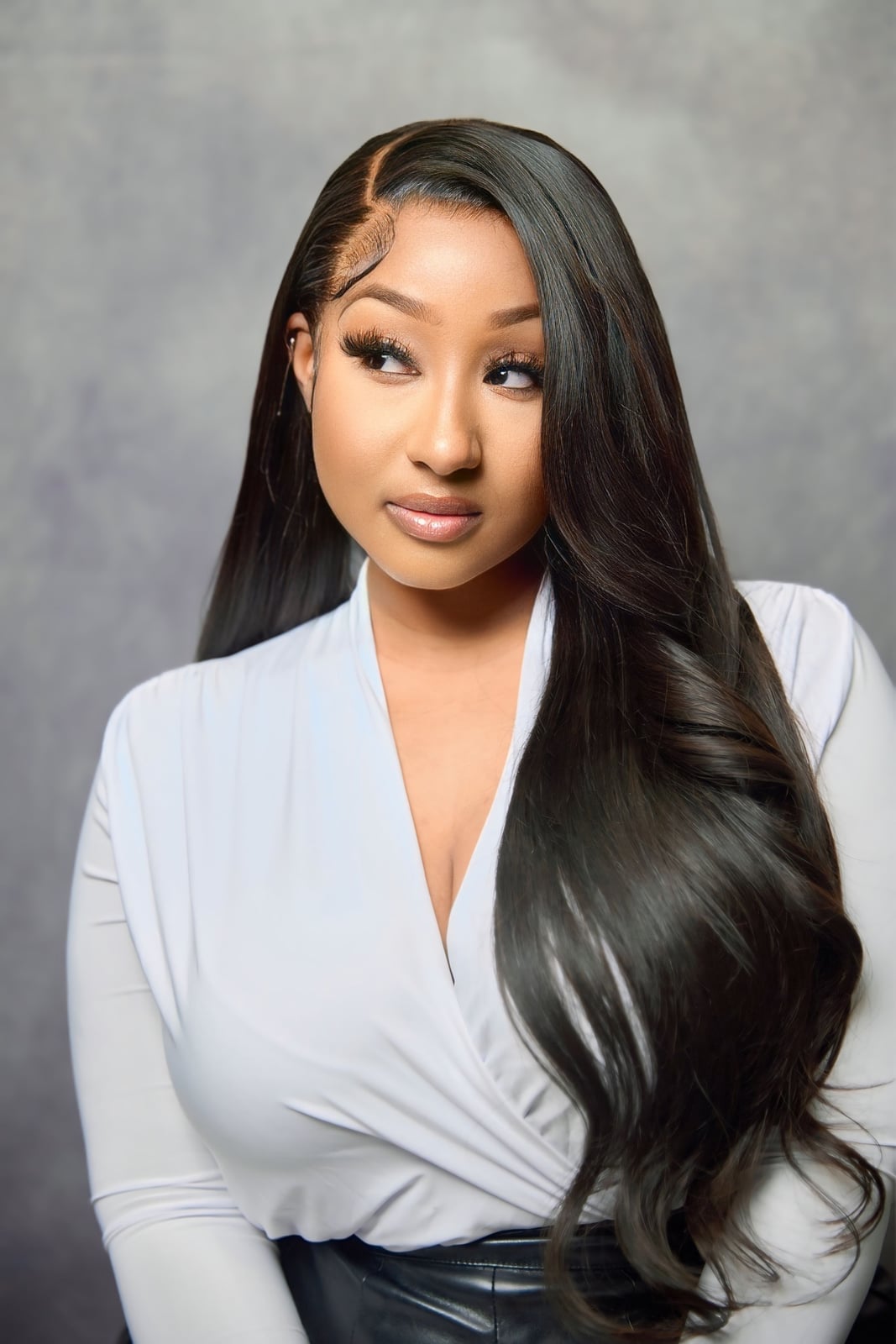 Long Dark Brown Voluminous Waves Side Bangs, Wavy Long Dark Brown Voluminous Waves Side Bangs, Wavy — Trendy Extensions Hair
