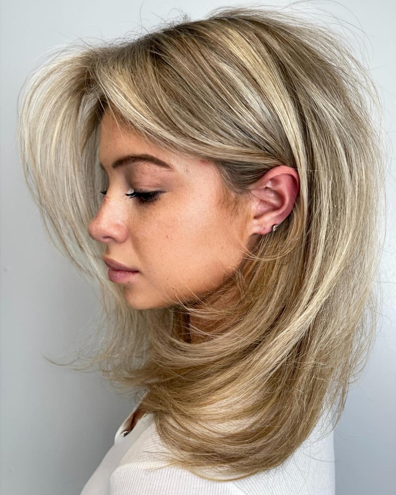 Collarbone Cut With Soft Layers And Curtain Bangs — Trendy Fine Hair
