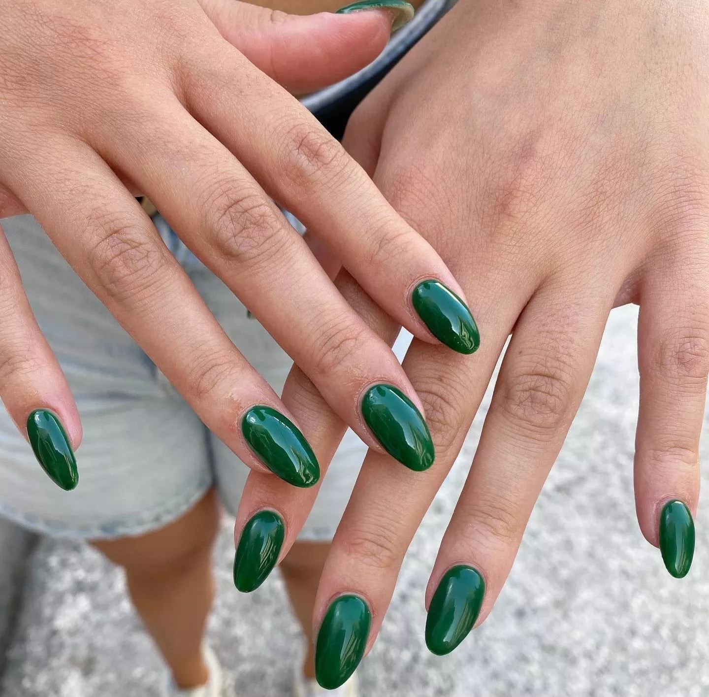 Medium Almond Green French Tip With Gold Foil — Trendy Forest Green Nails