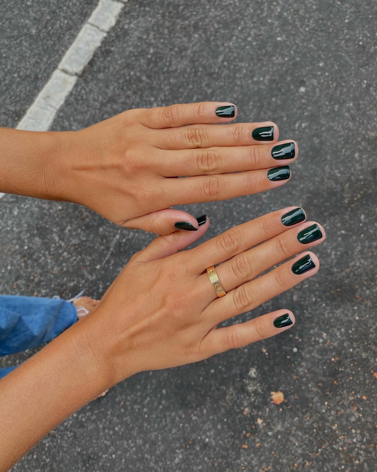 Minimalist Line Art Short Square Green Nails — Trendy Forest Green Nails