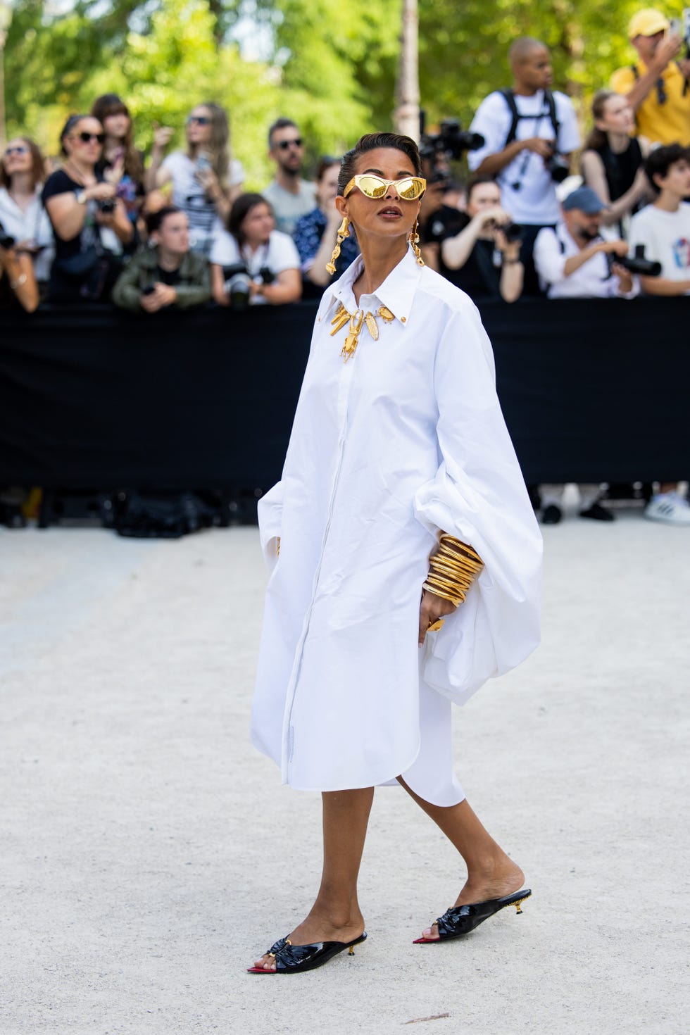 Oversized White Shirt Dress Fashion Event — Trendy French Outfits
