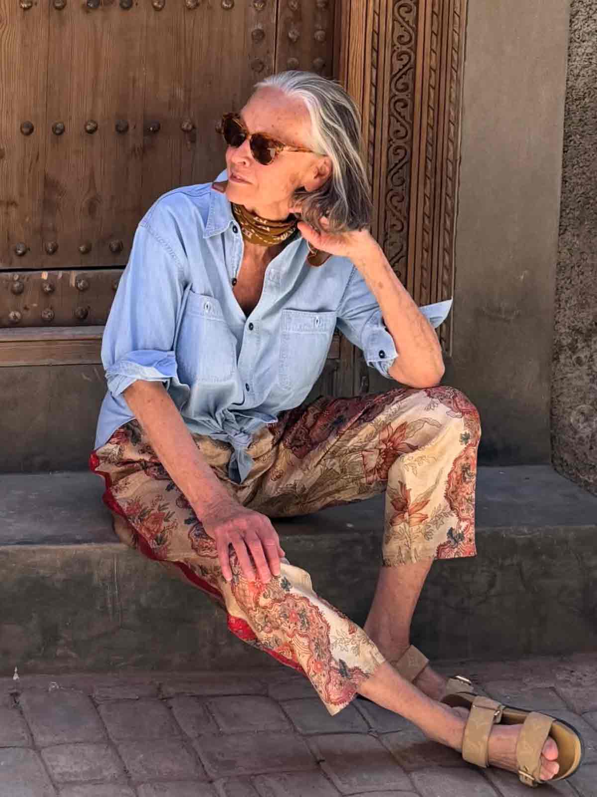 Denim Shirt Cropped Trousers — Trendy French Outfits