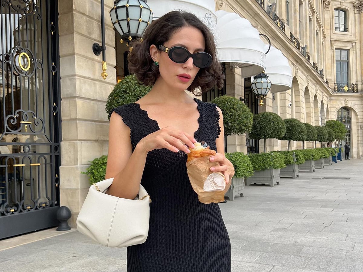 Fitted Black Sleeveless Knit Dress — Trendy French Style