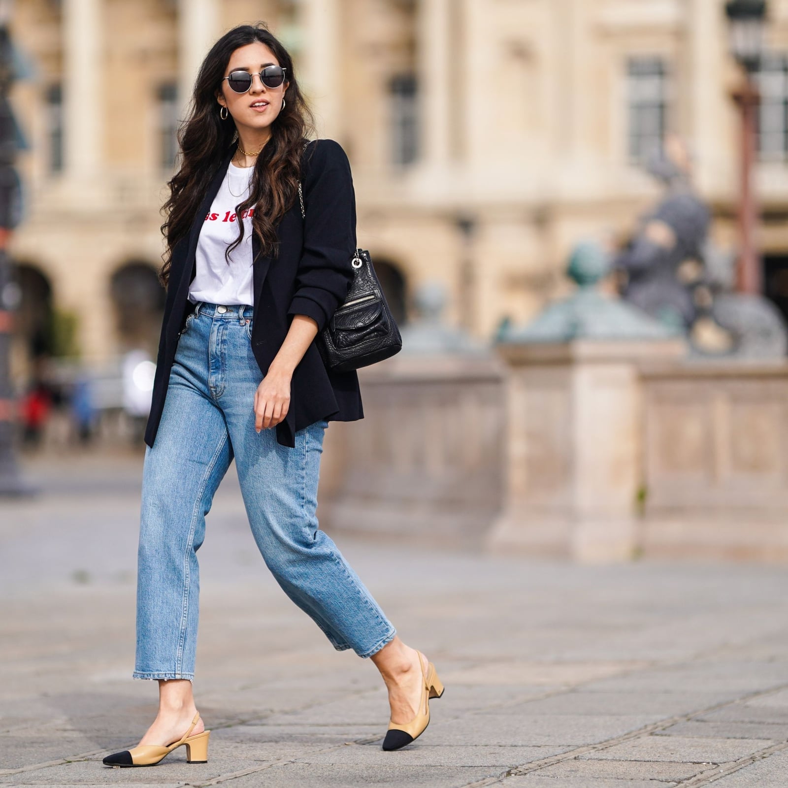 Black Blazer White T-shirt Blue Jeans — Trendy French Style