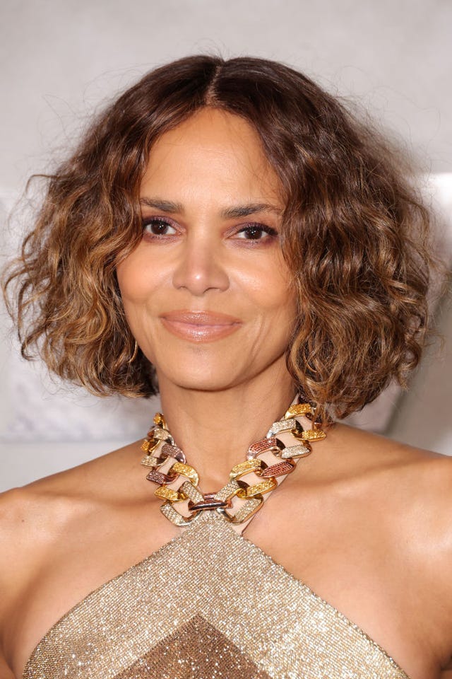 Collarbone Bob With Face-Framing Layers — Trendy Frizzy Hair