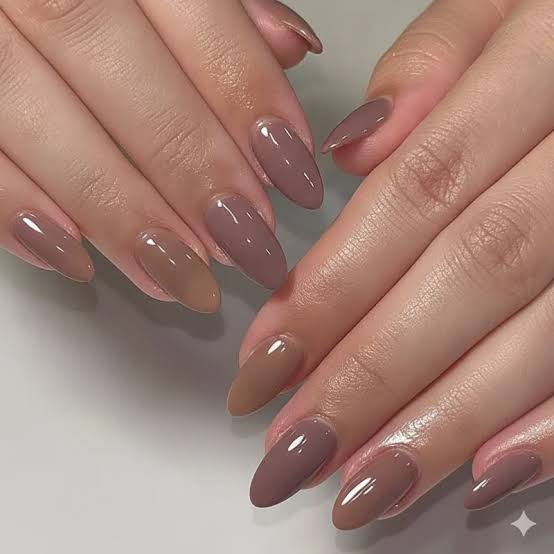 Understated Taupe Beige Short Almond Nails Understated Taupe Beige Short Almond Nails — Trendy Gel Nails Polish