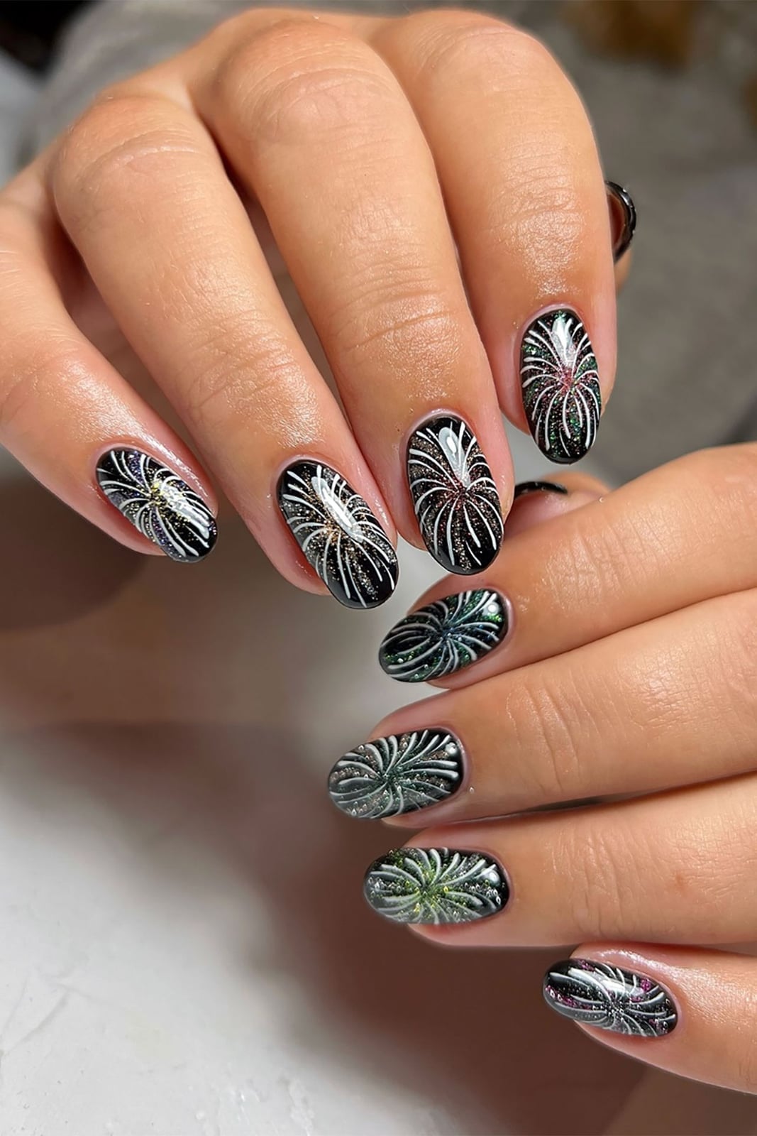 Firework Glitter Short Oval Celebration Nails Firework Glitter Short Oval Celebration Nails — Trendy Gel Nails Polish