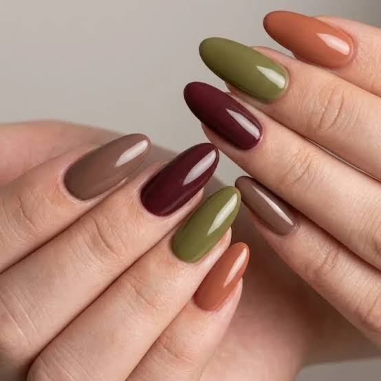 Autumn Palette Medium Oval Nails Autumn Palette Medium Oval Nails — Trendy Gel Nails Polish