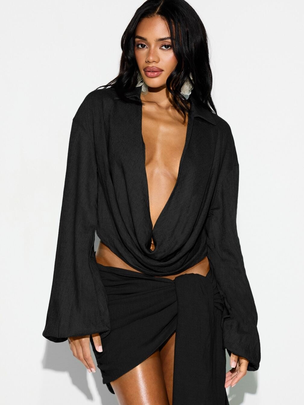 Oversized Black Shirt With Plunging Neckline and Wrap Skirt Oversized Black Shirt With Plunging Neckline and Wrap Skirt — Trendy Going Out Outfits Night Club