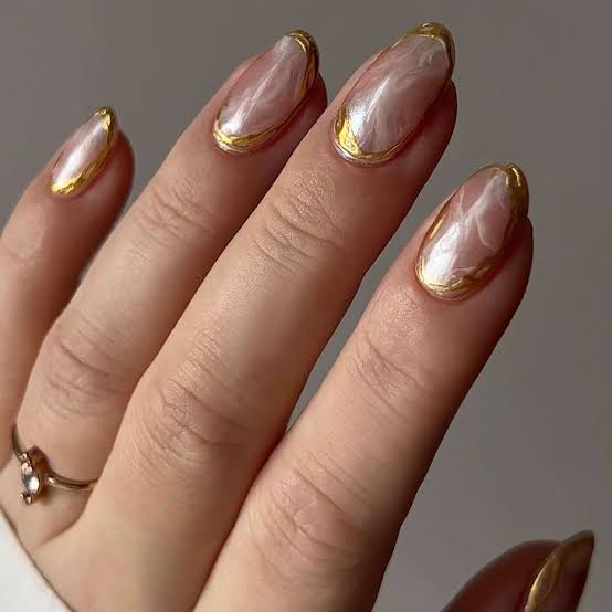 Medium Almond Nails Marble With Gold Edge Outline — Trendy Gold Nails