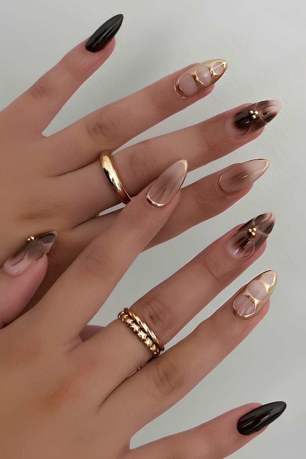 Short Almond Nails Milky Pink With Gold Drips — Trendy Gold Nails