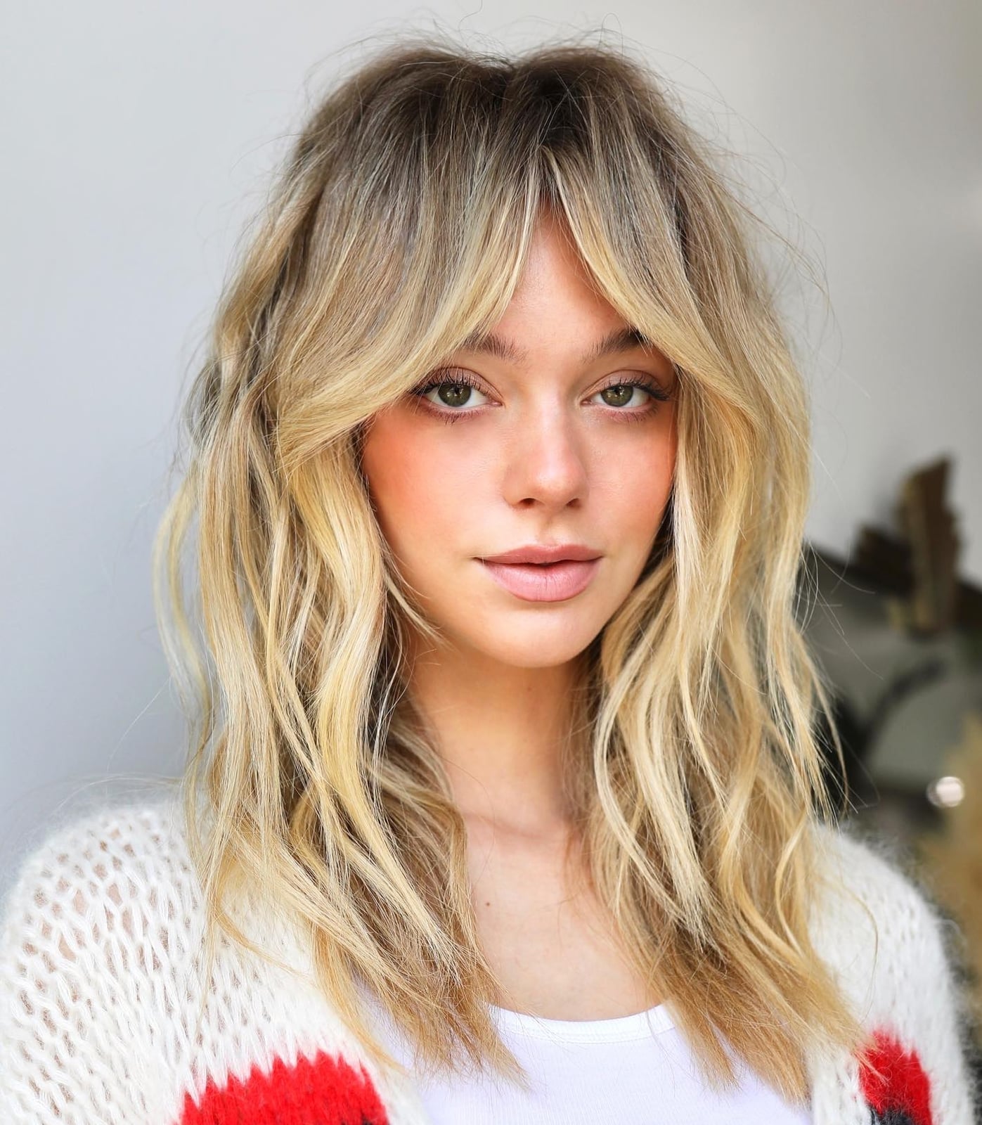 Collarbone Light Golden Blonde With Soft Waves Collarbone Light Golden Blonde With Soft Waves — Trendy Golden Blonde