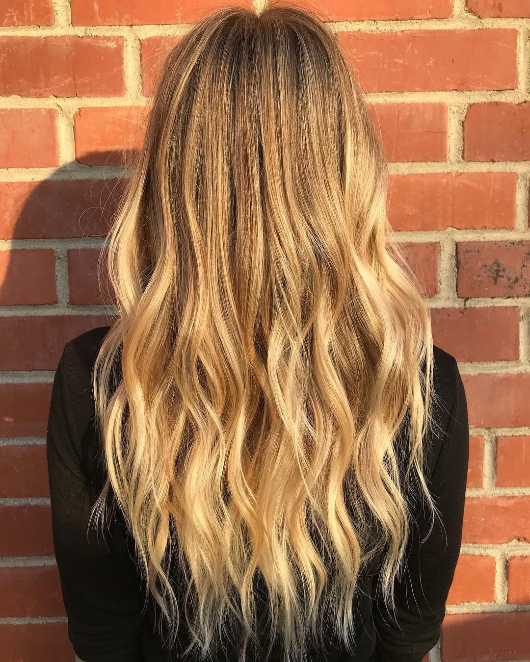 Mid-Back Golden Blonde Balayage Back View Mid-Back Golden Blonde Balayage Back View — Trendy Golden Blonde
