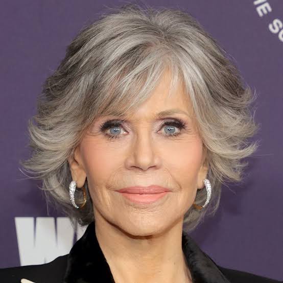 Collarbone Gray With Curtain Bangs Collarbone Gray With Curtain Bangs — Trendy Gray Hair Color