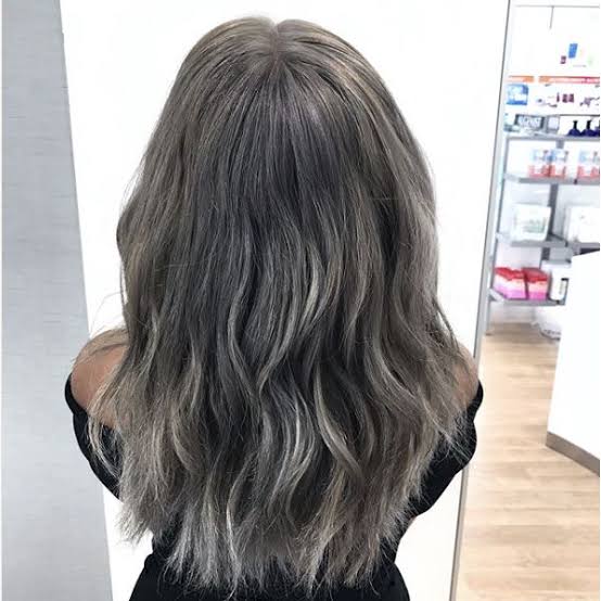 Mid-Back Gray With Lighter Highlights Mid-Back Gray With Lighter Highlights — Trendy Gray Hair Color