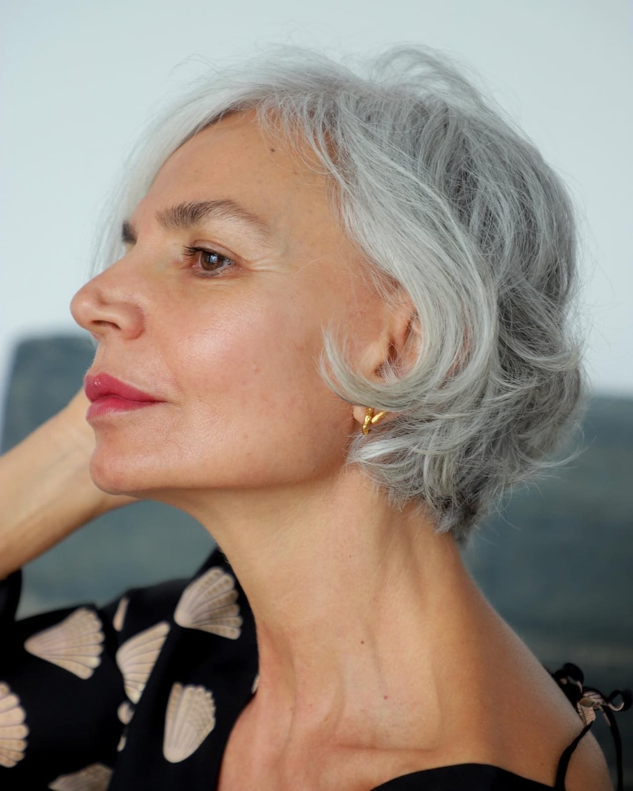 Collarbone Layers With Gray Streaks Collarbone Layers With Gray Streaks — Trendy Gray Hair Color