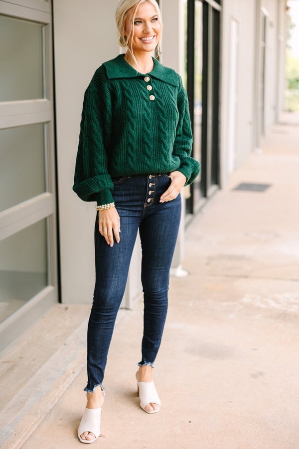 Dark Green Cable Knit Sweater With Navy Skinny Jeans — Trendy Green Sweater Outfit