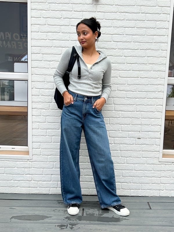 Grey Ribbed Hoodie With Wide-Leg Jeans Grey Ribbed Hoodie With Wide-Leg Jeans — Trendy Grey Hoodie Outfit