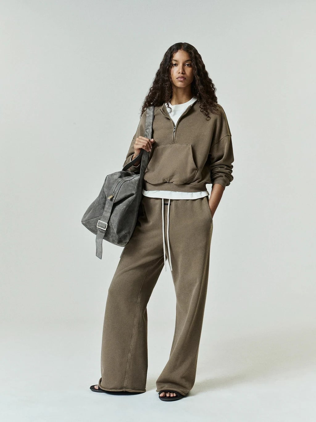 Grey Half-Zip Hoodie With Wide-Leg Sweatpants Grey Half-Zip Hoodie With Wide-Leg Sweatpants — Trendy Grey Hoodie Outfit