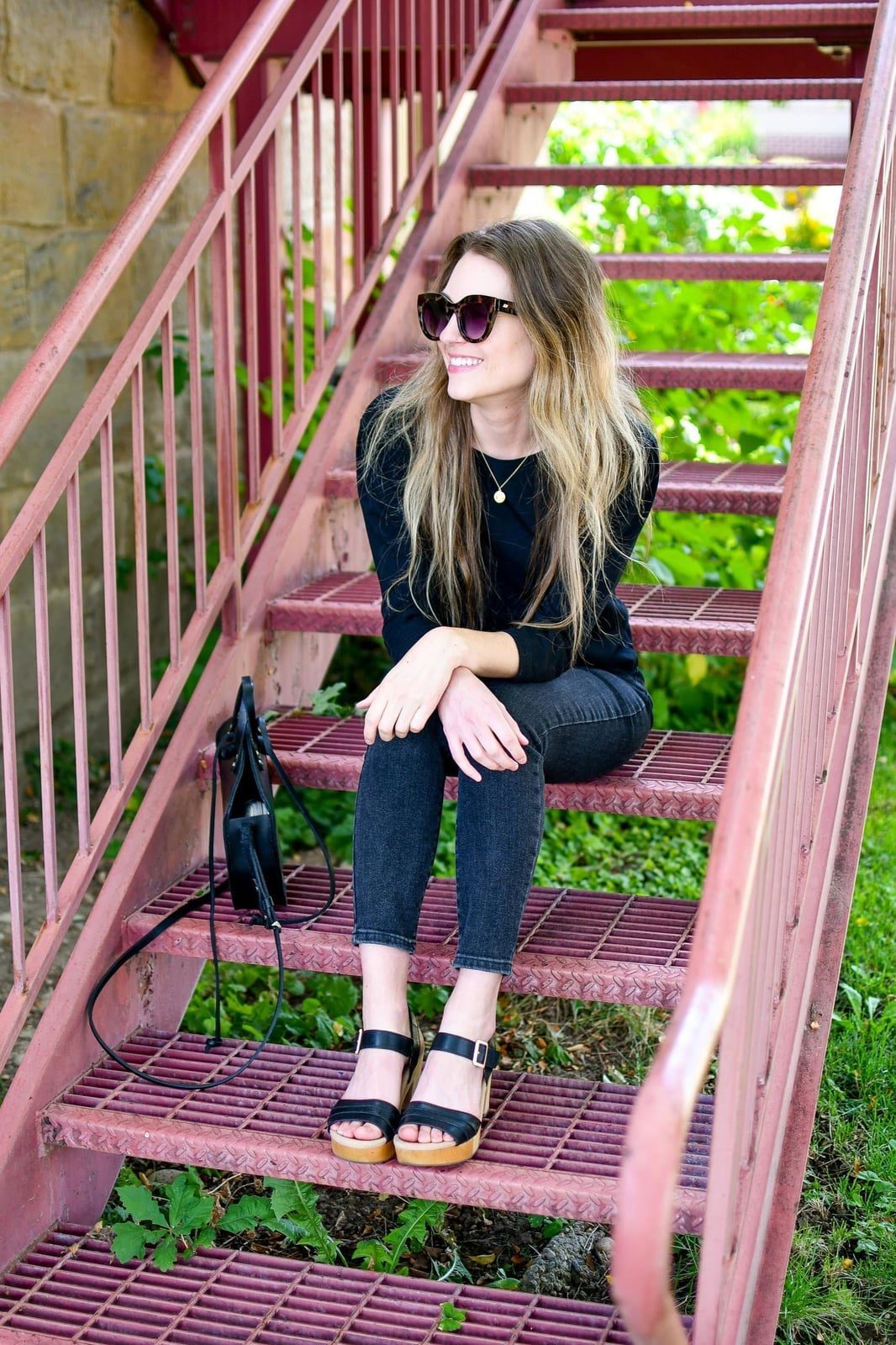 Dark Grey Skinny Jeans With Black Long Sleeve Top — Trendy Grey Jeans Outfits