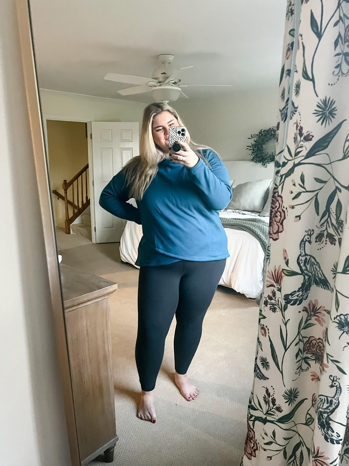 Grey Jersey Leggings With Teal Long Sleeve Top Grey Jersey Leggings With Teal Long Sleeve Top — Trendy Grey Leggings Outfit
