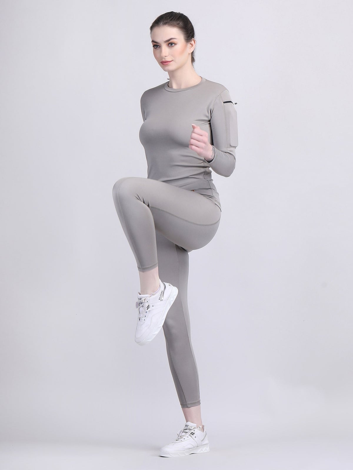 Matching Grey Athletic Set With Leggings Matching Grey Athletic Set With Leggings — Trendy Grey Leggings Outfit
