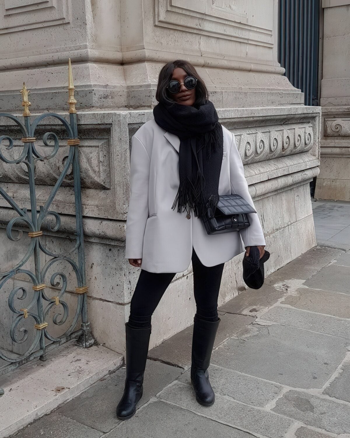 Light Grey Oversized Blazer With Black Leggings Light Grey Oversized Blazer With Black Leggings — Trendy Grey Leggings Outfit