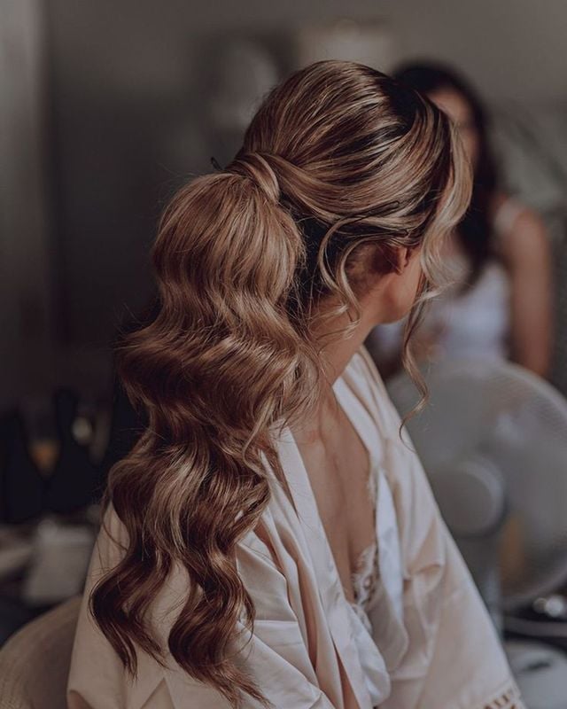 Voluminous Wavy Blonde Ponytail — Trendy Hair Up Hairstyles