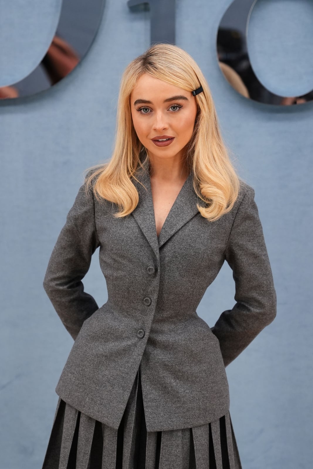Ash Blonde Lob With Side Swept Bangs And Barrette Ash Blonde Lob With Side Swept Bangs And Barrette — Trendy Hair with Clips