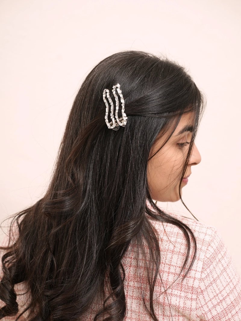 Mid-Back Half-Up Half-Down With Sparkling Barrette Mid-Back Half-Up Half-Down With Sparkling Barrette — Trendy Hair with Clips