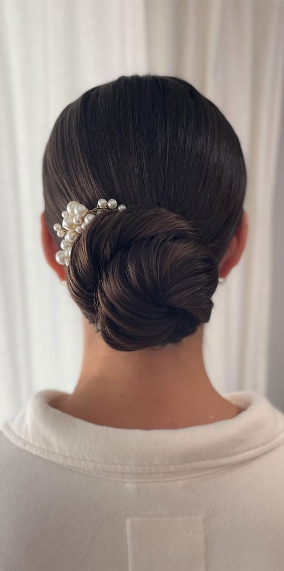 Shoulder Length Low Bun With Pearl Clip Shoulder Length Low Bun With Pearl Clip — Trendy Hair with Clips