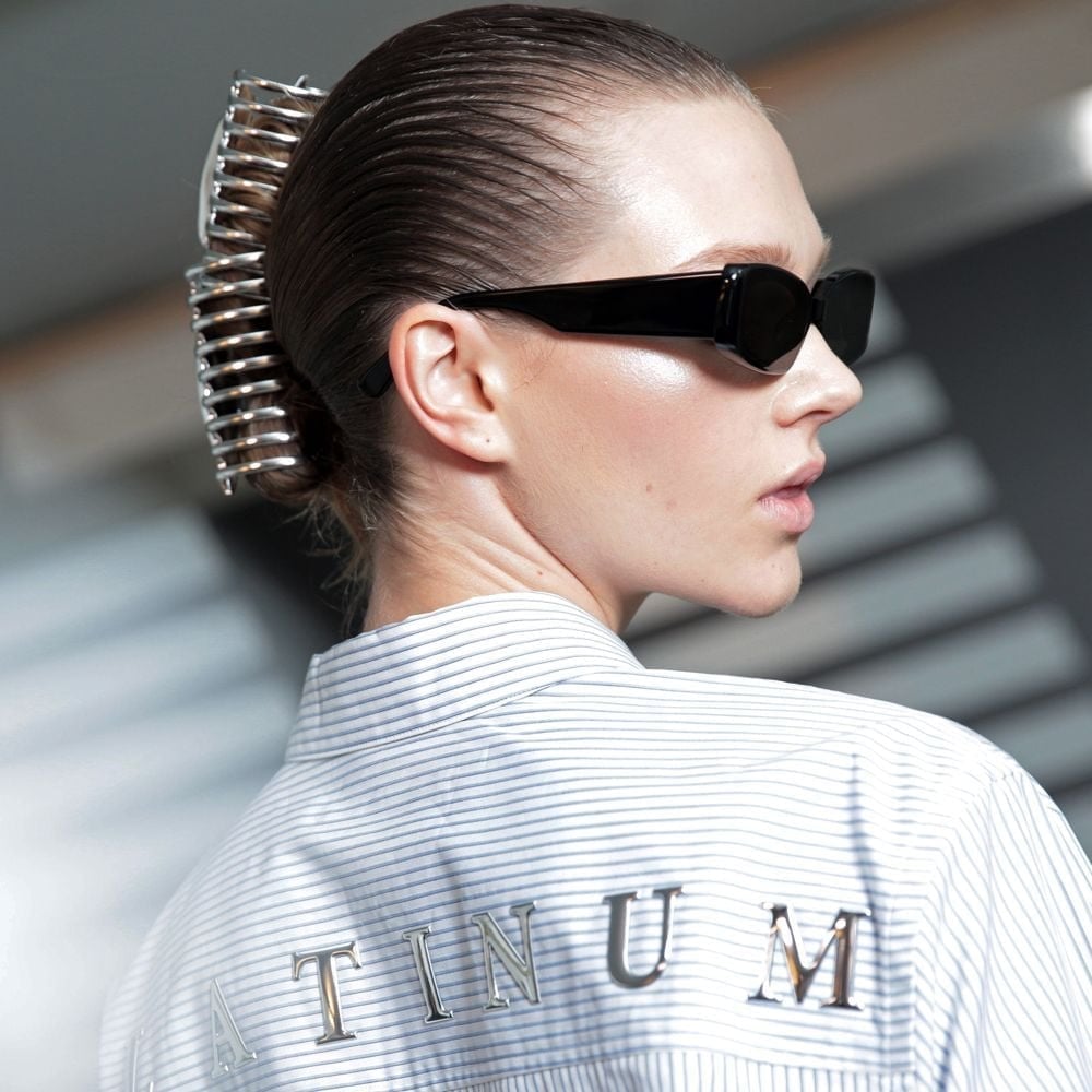 Collarbone Blowout With Large Metallic Jaw Clip Collarbone Blowout With Large Metallic Jaw Clip — Trendy Hair with Clips