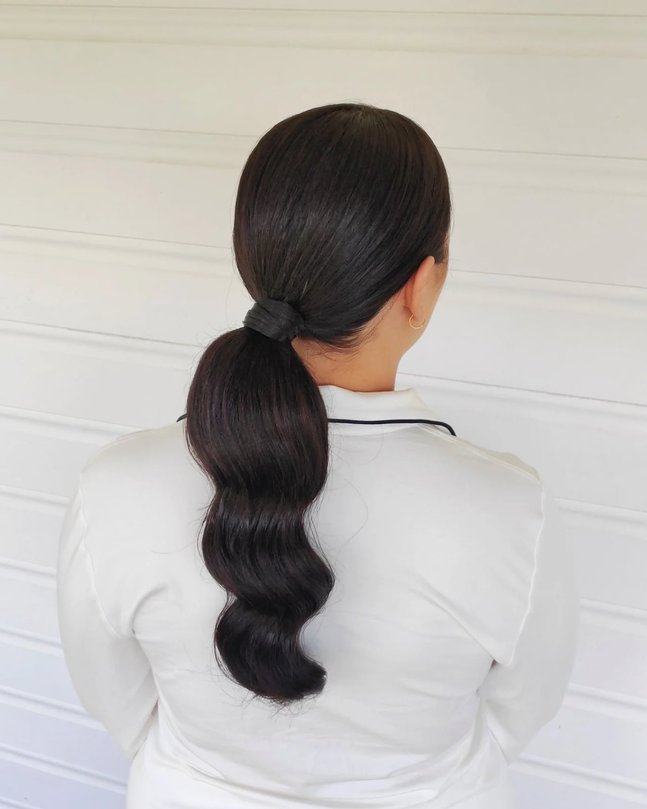 Mid-Back Low Ponytail With Waves — Trendy Hairstyles for School