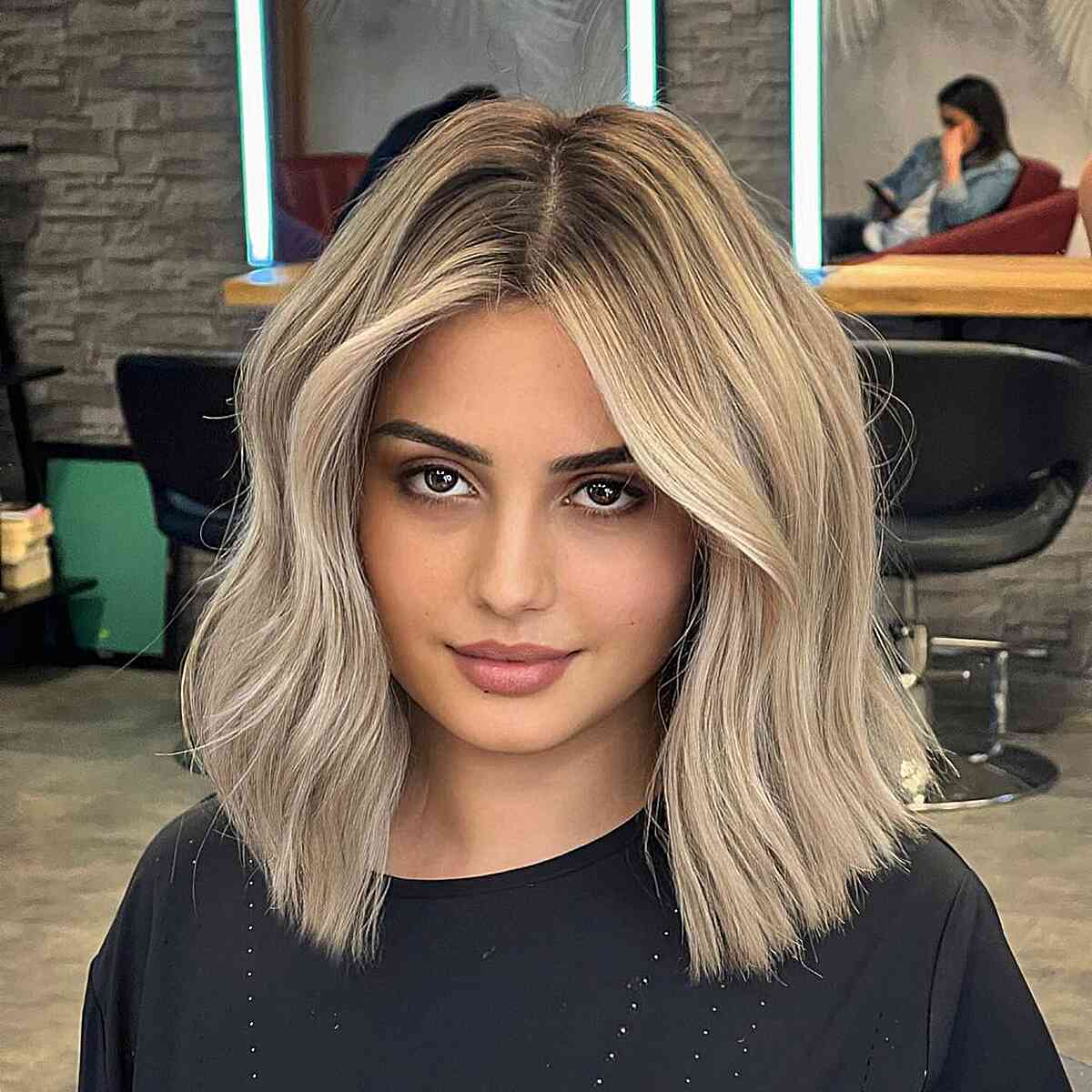Collarbone Lob With Ash Blonde Highlights — Trendy Hairstyles for School