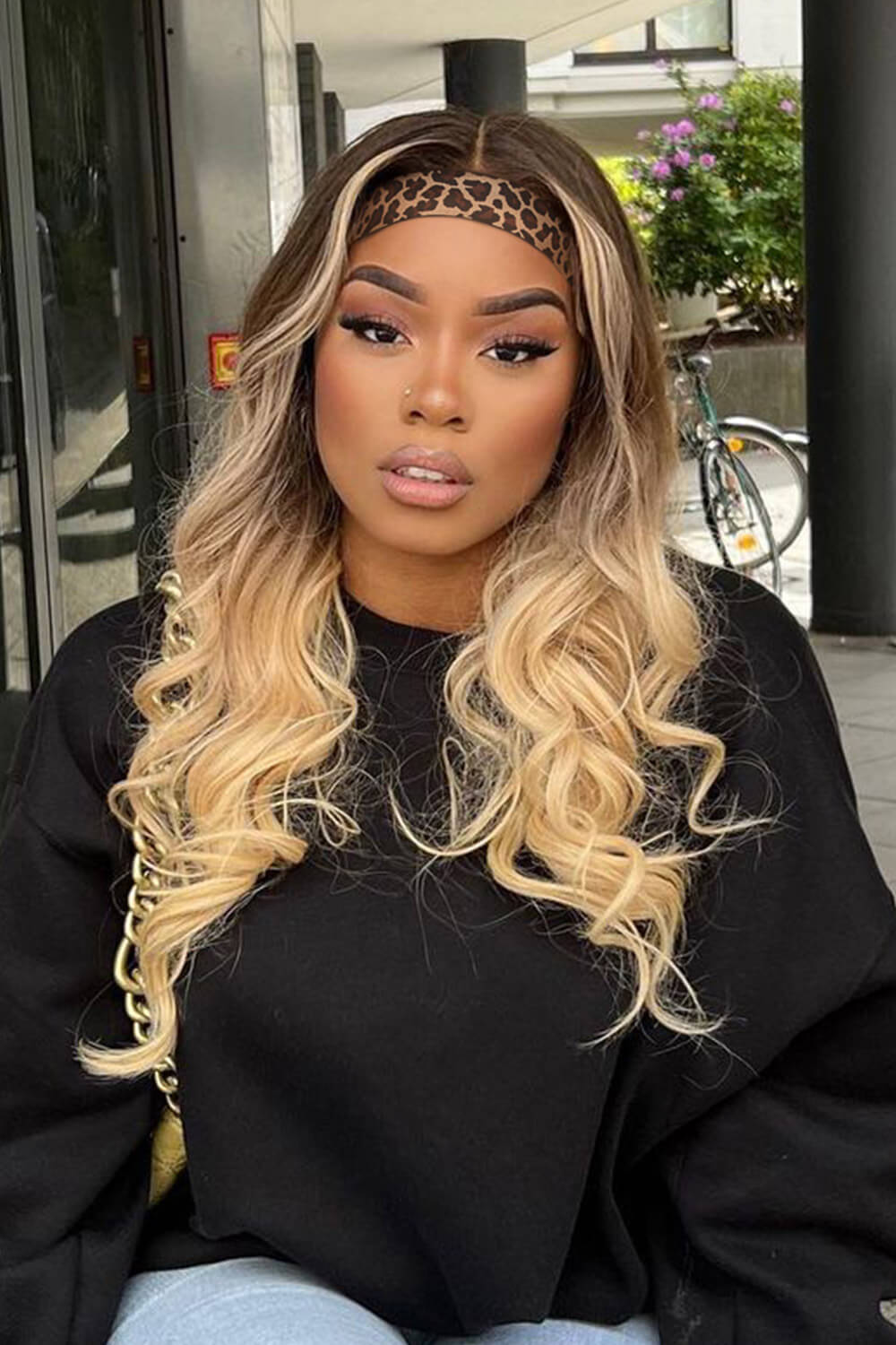 Ombre Blonde Mid-Back Loose Waves Middle Part Ombre Blonde Mid-Back Loose Waves Middle Part — Trendy Headband Wig