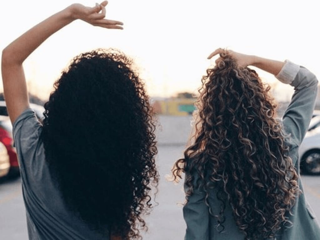 Mid-Back Dark and Light Brown Defined Curls With Long Layers — Trendy Heatless Curls