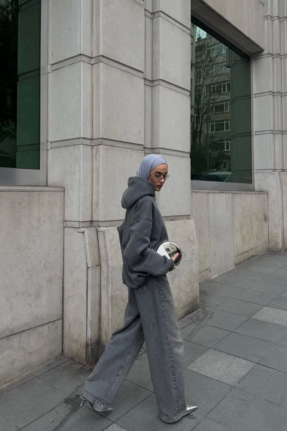 Monochromatic Grey Hoodie and Jeans Monochromatic Grey Hoodie and Jeans — Trendy Hijab Outfits
