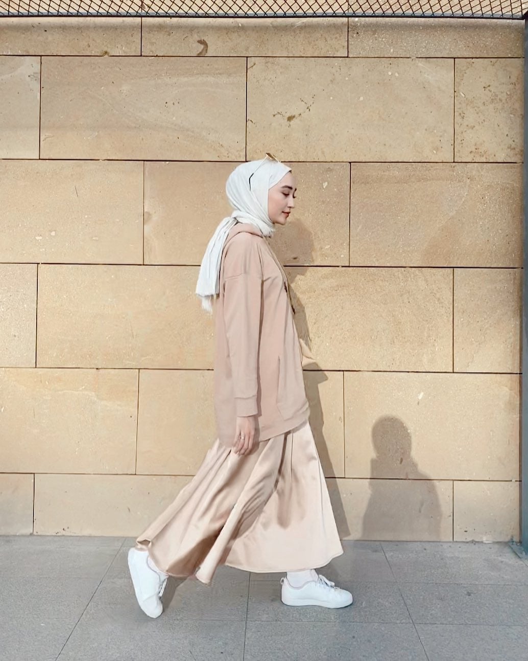Beige Hoodie with Champagne Satin Skirt Beige Hoodie with Champagne Satin Skirt — Trendy Hijab Outfits